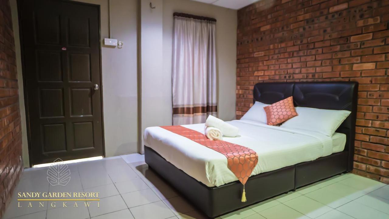 Sandy Garden Resort Langkawi Пантай-Сенанг Экстерьер фото